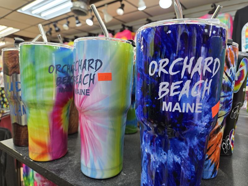 These mugs for sale at a Rehoboth Beach souvenir shop made me laugh. It’s Old Orchard Beach, Maine. Not Orchard Beach, Maine.